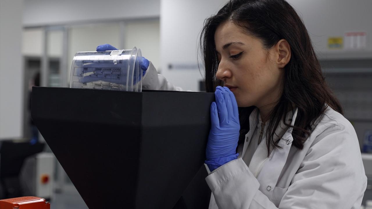 Merkezde AR-GE çalışmaları da gerçekleştiriliyor