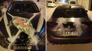 Düzensiz göçmenler gelin arabasında yakalandı