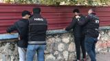 Adana'da narkotik ekipleri okulların çevresinde denetim yaptı