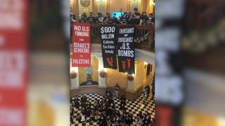 Kaliforniya Eyalet Meclisi'nde Filistin'e destek gösterisi