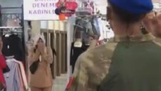 Terhis olan askerden annesine sürpriz