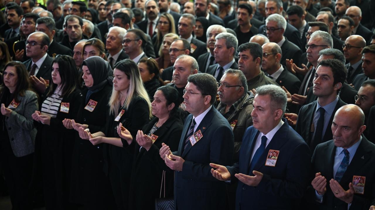 Adalet Bakanı Tunç, İzmir'de şehit Fethi Sekin ve Musa Can'ı anma törenine katıldı