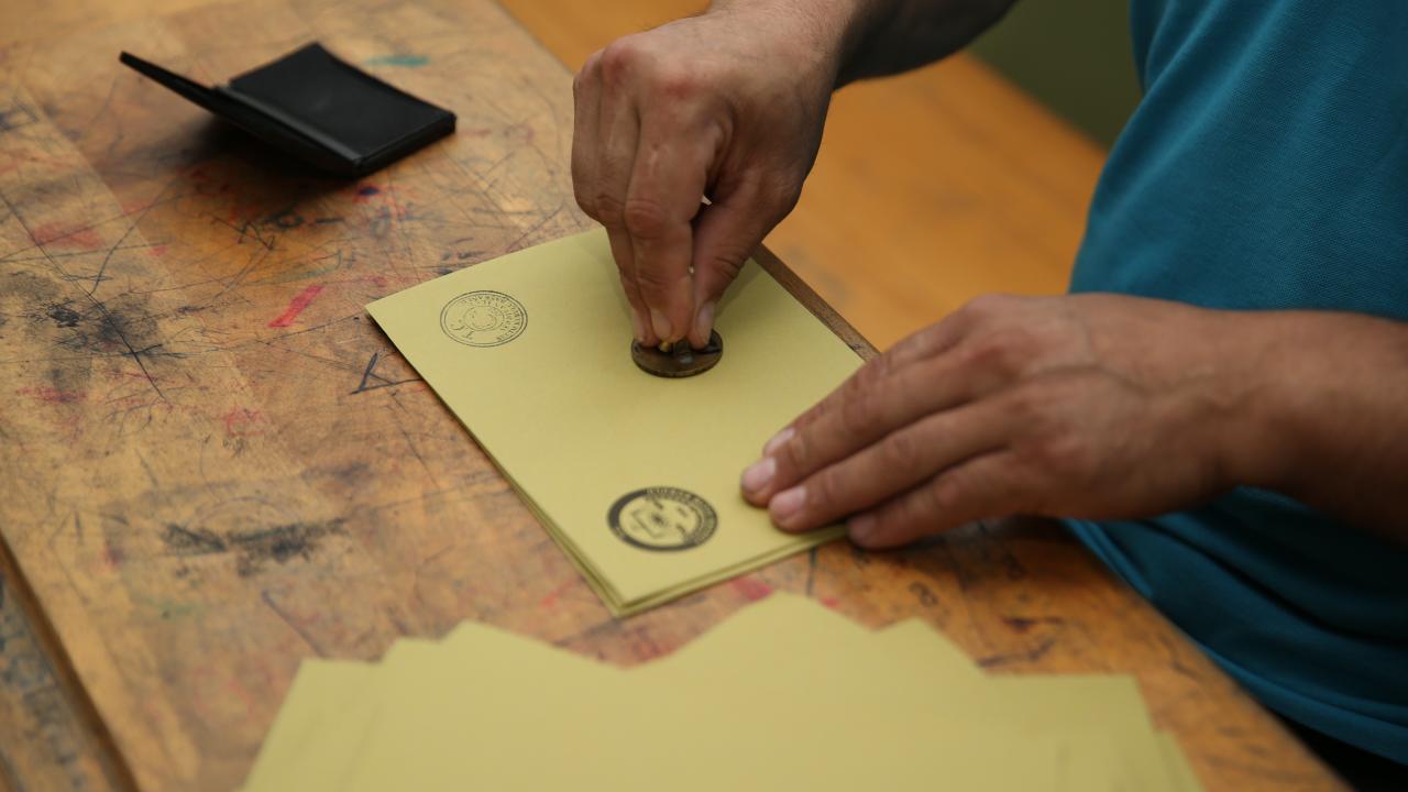 4- Seçime kaç siyasi parti katılacak?