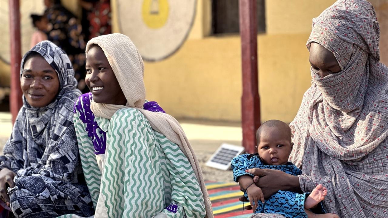 "Sesimize kulak verin"