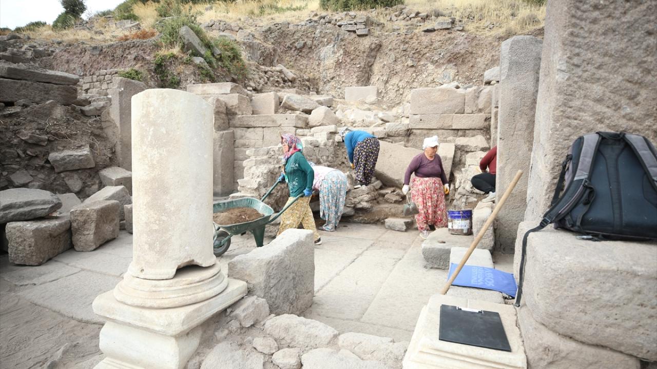 Balık kemiklerinden üretilmiş aletler bulundu