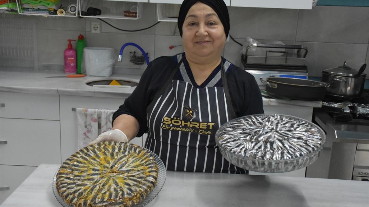 Hamsiyle hazırlanan lezzete müşteriler ilgi gösteriyor