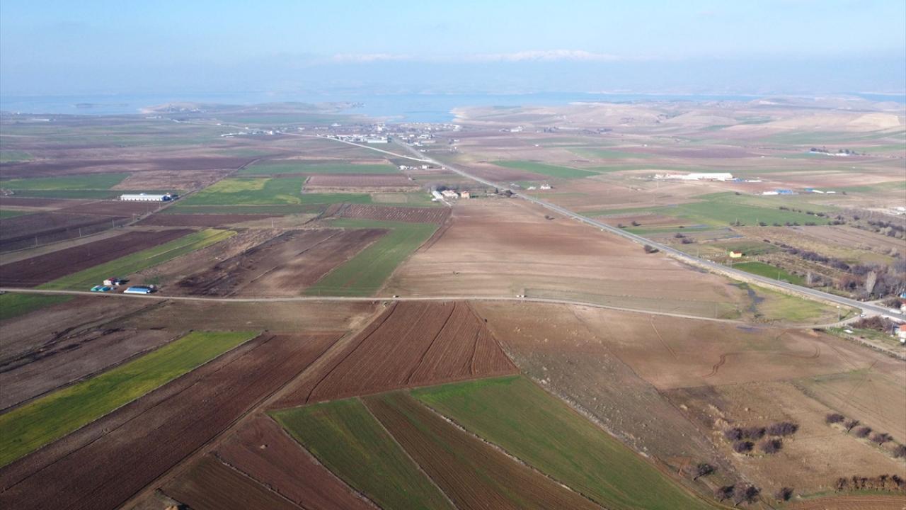 "Çiftçimizden isteğimiz arazilerini boş bırakmamalarıdır"