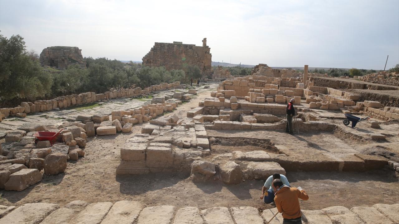 "Tamamı toprağın altındaydı, kazdıkça çıktı"