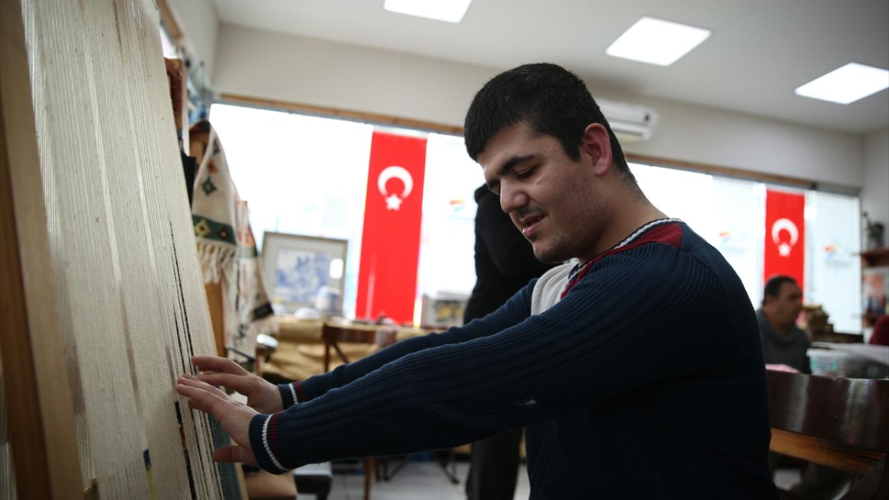 "Deprem psikolojisinden uzaklaşmaya çalışıyorum"