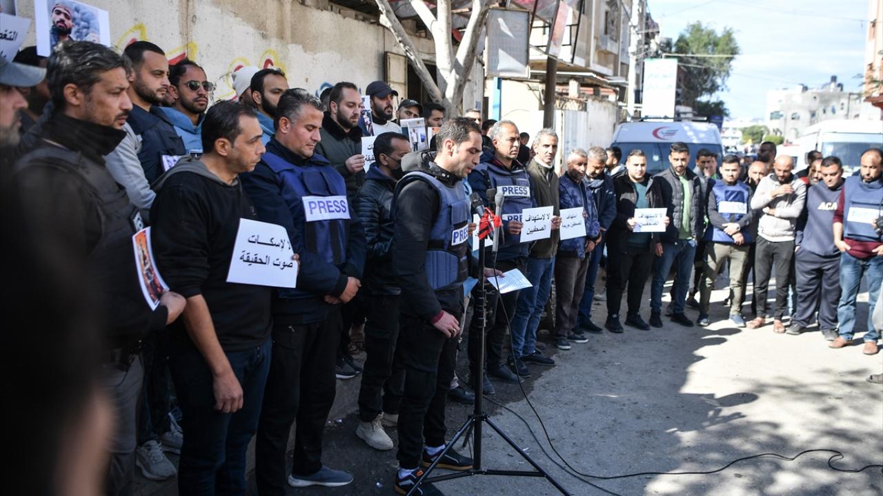Gazze'deki basın mensupları gösteri düzenledi