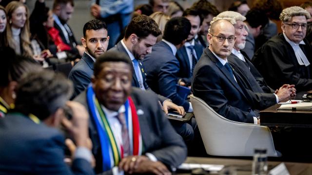 Kolombiya, Güney Afrika'nın İsrail'e karşı UAD'de açtığı soykırım davasındaki müdahillik bildirimini geri çekti haber görseli