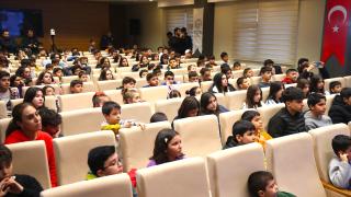 Diyarbakırlı öğrenciler Türkiye'nin ilk astronotu Gezeravcı ile görüştü