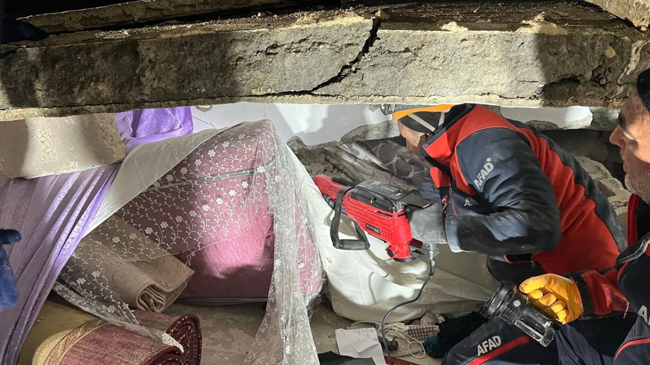 Şanlıurfa’da iki katlı ev çöktü: 2 ölü, 8 yaralı