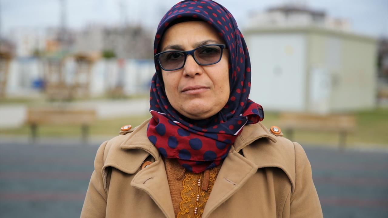 "Deprem anında engelli kızım `Anne ölüyor muyuz` diye bağırdı"