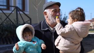 Hataylı depremzede Ali Bahçeci yeni köy evinde yaşıyor