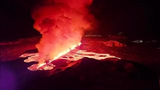 İzlanda'nın Reykjanes Yarımadası'ndaki yanardağ patladı