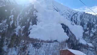 Rize'nin Çayeli ilçesinde çığ düştü