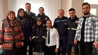 Gölcük Tersanesi Komutanlığı personeli enkazdan kurtardıkları Aysima'yı unutmadı