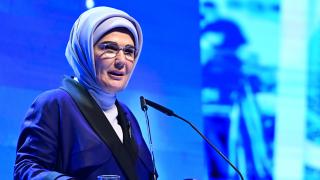 Emine Erdoğan: Bir iş hayali olan tüm kadınlarımızın elinden tutuyoruz