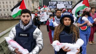 İngiltere'de Gazze'de öldürülenler için sessiz yürüyüş düzenlendi