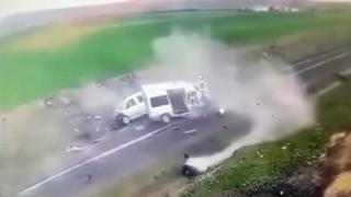 Şanlıurfa'da 3 aracın karıştığı feci kaza kamerada