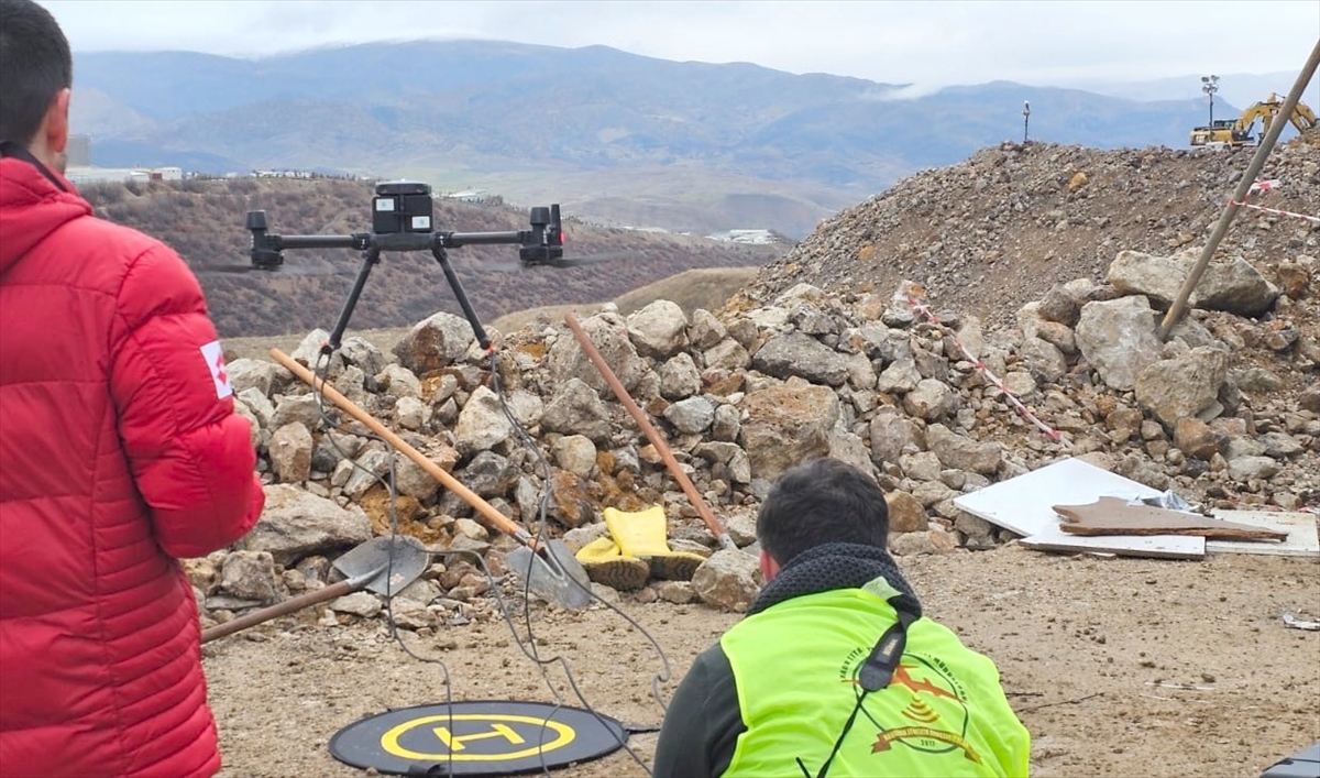 Toprakta ve havada ölçümler yapılıyor