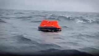 Marmara Denizi'nde batan gemiye ait bir can salı bulundu