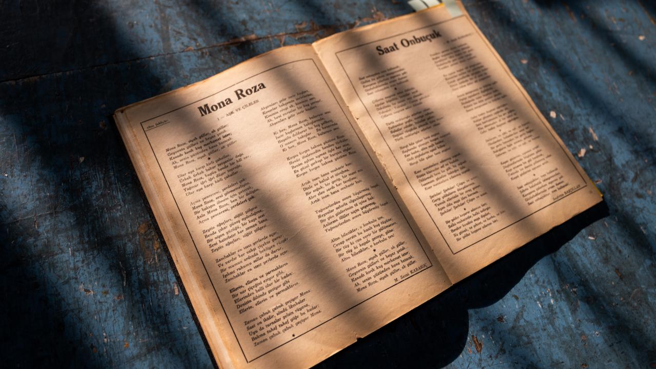 Sezai Karakoç'un "Mona Roza"sı 72 yıldır muhafaza ediliyor