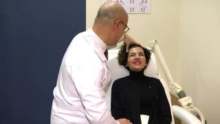 Yaptırdığı botoks çenesini kilitledi