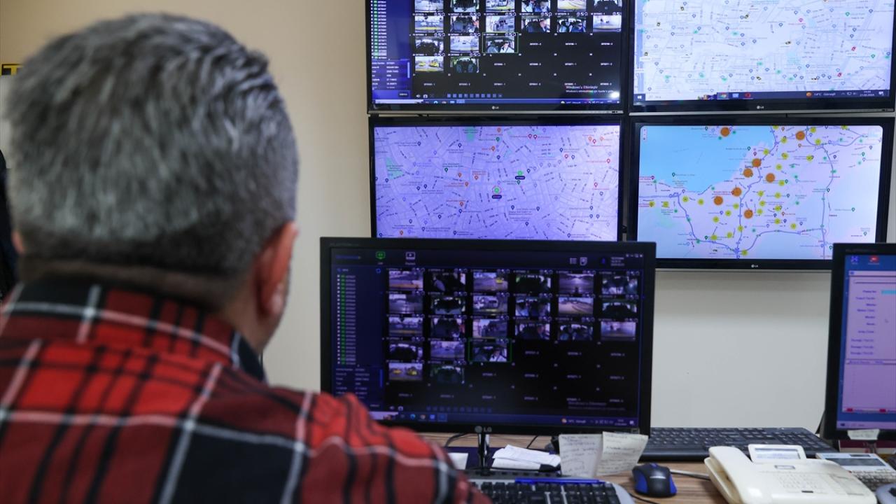 İzmir'de tüm taksilere haziran ayına kadar araç takip sistemi kurulacak