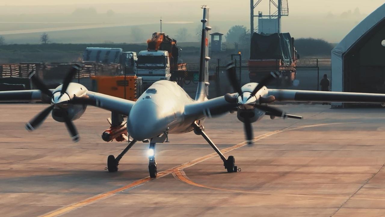 40 bin saattir göklerde