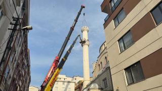 Esenyurt'ta cami minaresi böyle devrildi