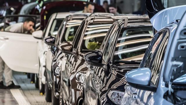 Otomotiv endüstrisi ağustosta ihracatta ilk sırada haber görseli