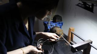 Hurda ve külçe altınlar genç sadekarların elinde takıya dönüşüyor