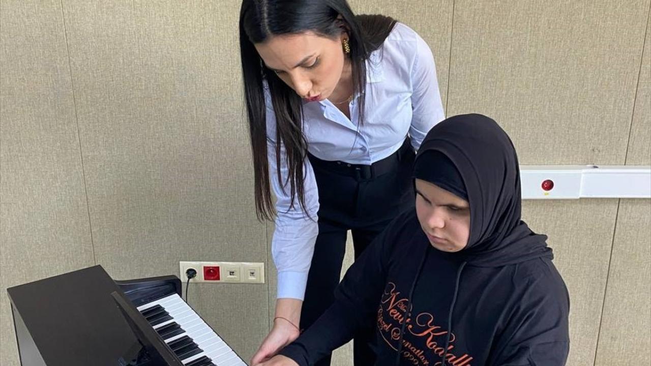 "Türk sanat ve halk müziği de seslendirmeye başladım"