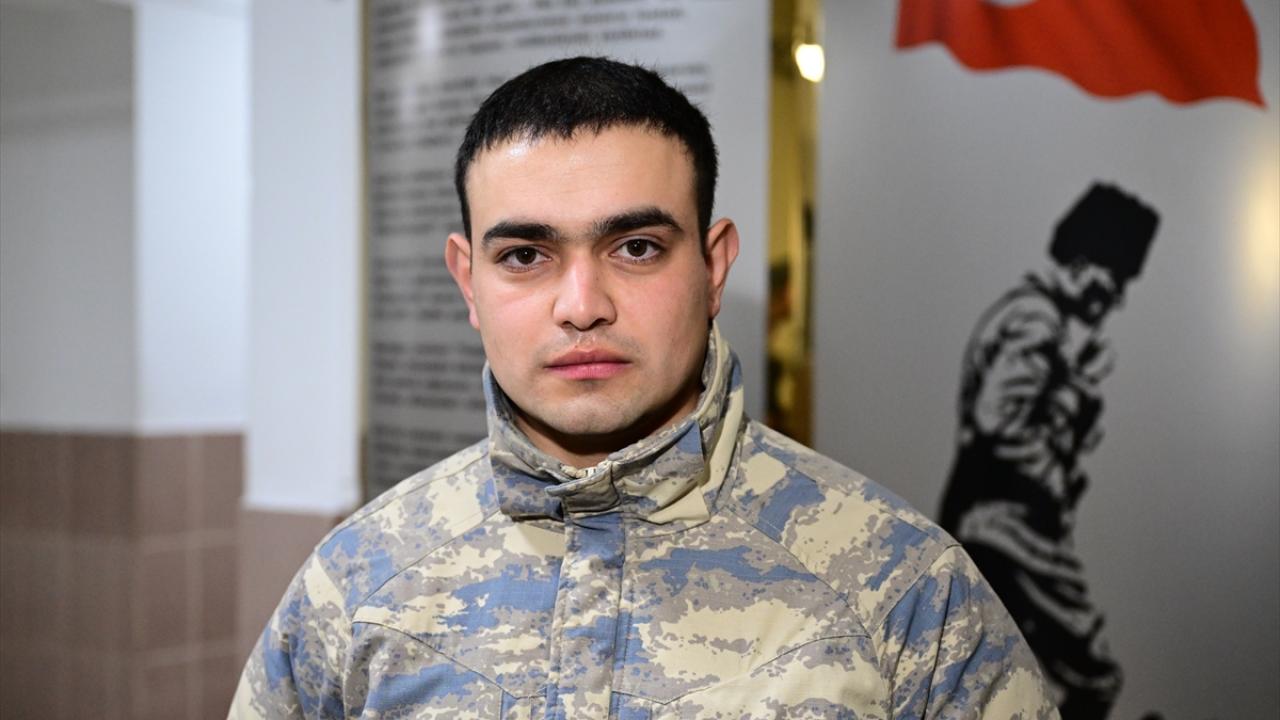 Hava savunma silahlarının eğitimini alıyorlar