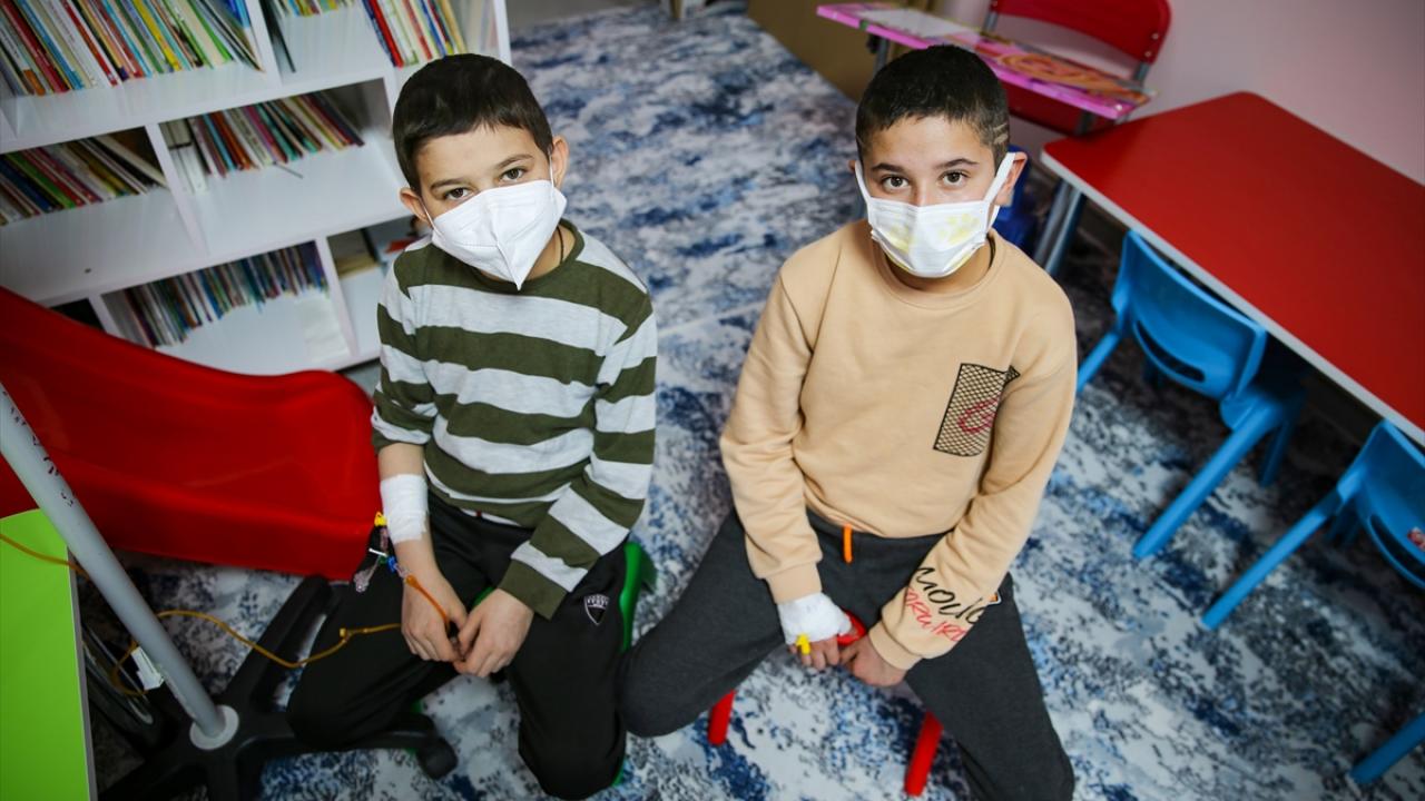 "Derslerimizden geri kalmıyoruz"