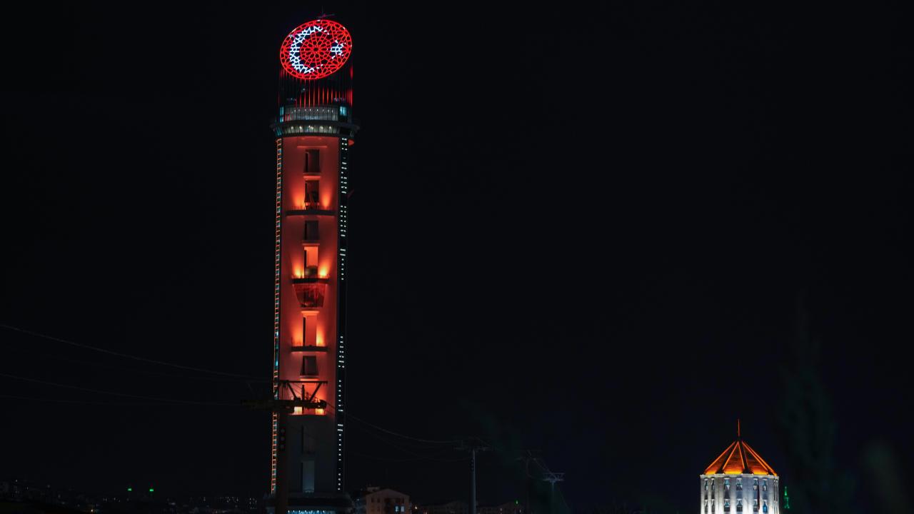 Kulenin zirvesi Selçuklu yıldızı ile taçlandı