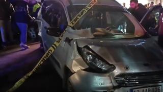 Bitlis'te hafif ticari araç iş yerine girdi