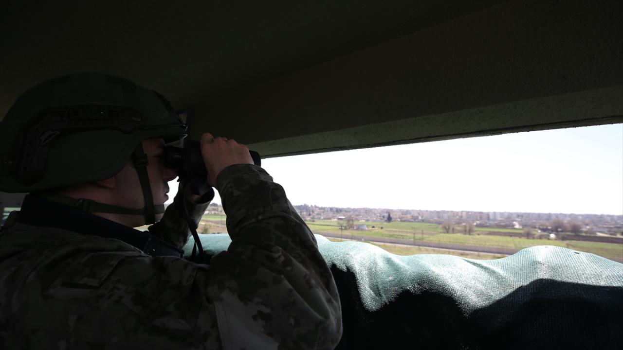 Sınır hattı 24 saat gözetim altında