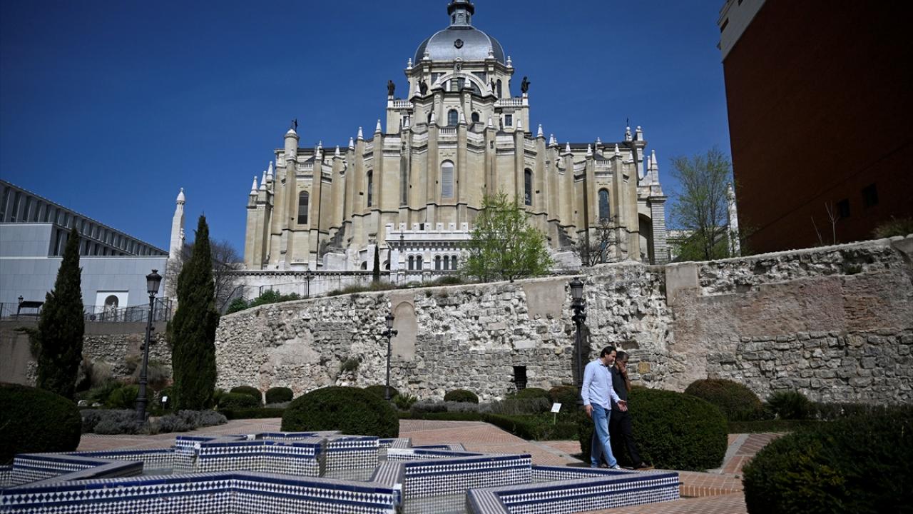 Madrid`in Avrupa`nın Müslüman kökenleri olan tek başkent olması hala bazı kesimleri rahatsız ediyor