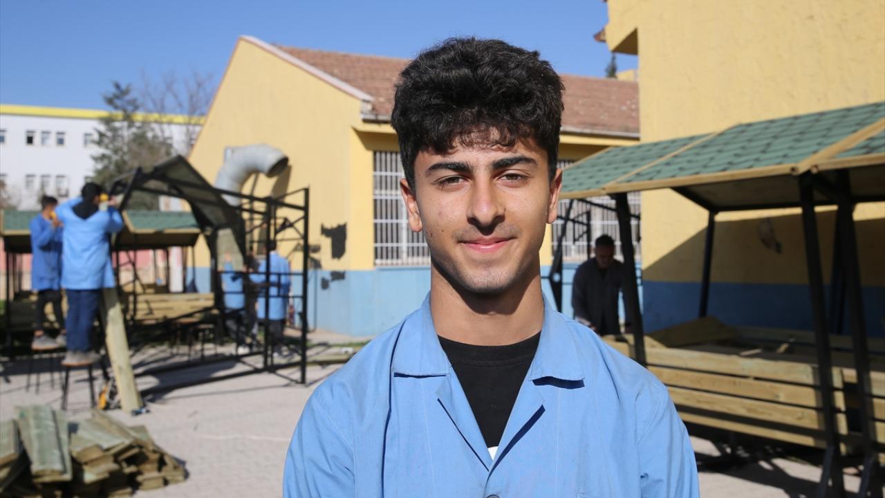 "Okulu bitirince mobilya dükkanı açmayı planlıyorum"