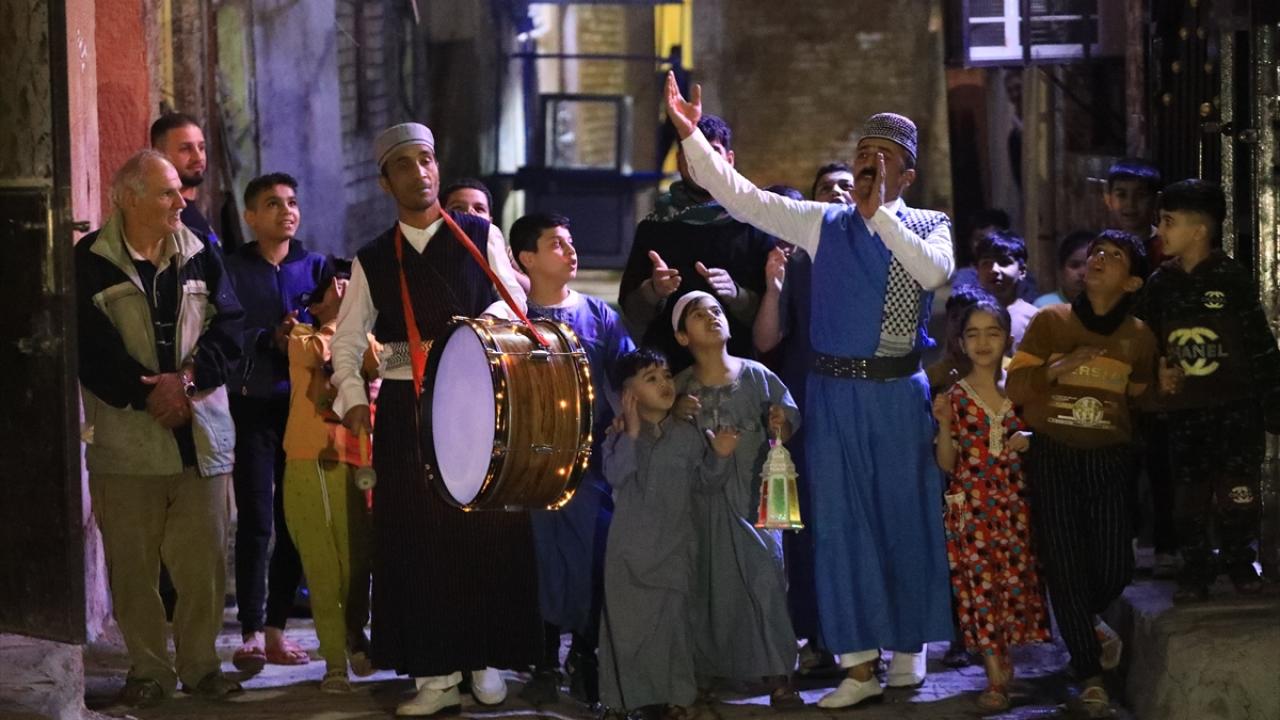 "Ey Majina, poşete tatlı koy"