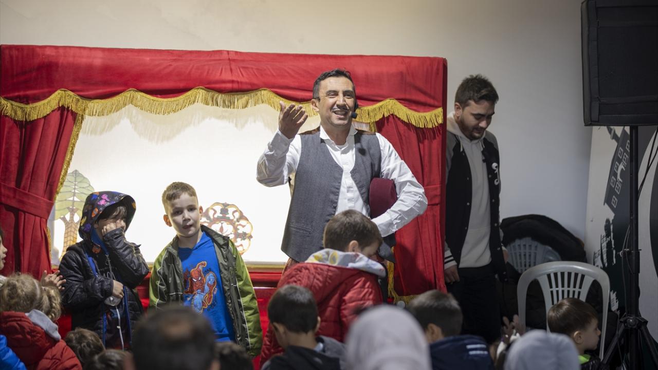 "Kültürümüze aldığımız her yaraya yara bandı yapıştırıyoruz"