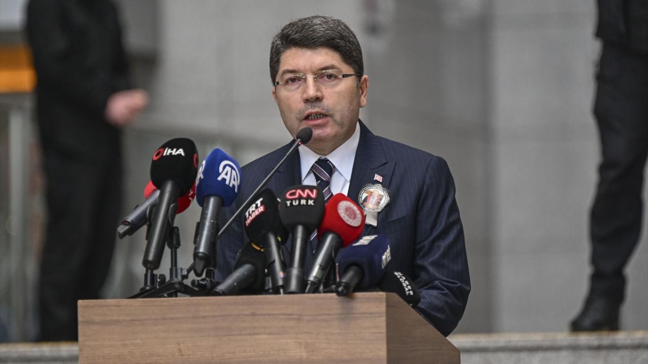 "Bir Mehmet şehit düşerse yerine binlercesi yetişir"