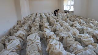 Sandık kurulu başkanlarına oy pusulaları verilmeye başlandı