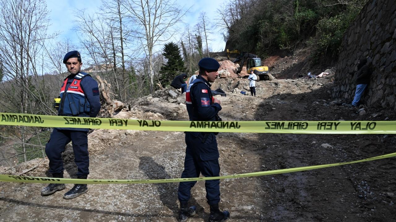 Trabzon'da göçük altında kalan 3 işçinin cansız bedenine ulaşıldı