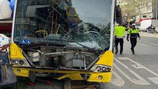 Beyoğlu'nda İETT otobüsü kaldırıma çıktı: 2 yaralı