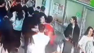 Soluk borusuna cisim kaçan öğrencisini Heimlich manevrasıyla kurtardı