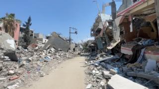 İsrail'in yoğun saldırısı altında kalan mahalle harabeye döndü